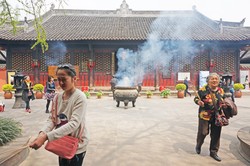 Chengdu Lazybones Hostel - Wenshu Monastery